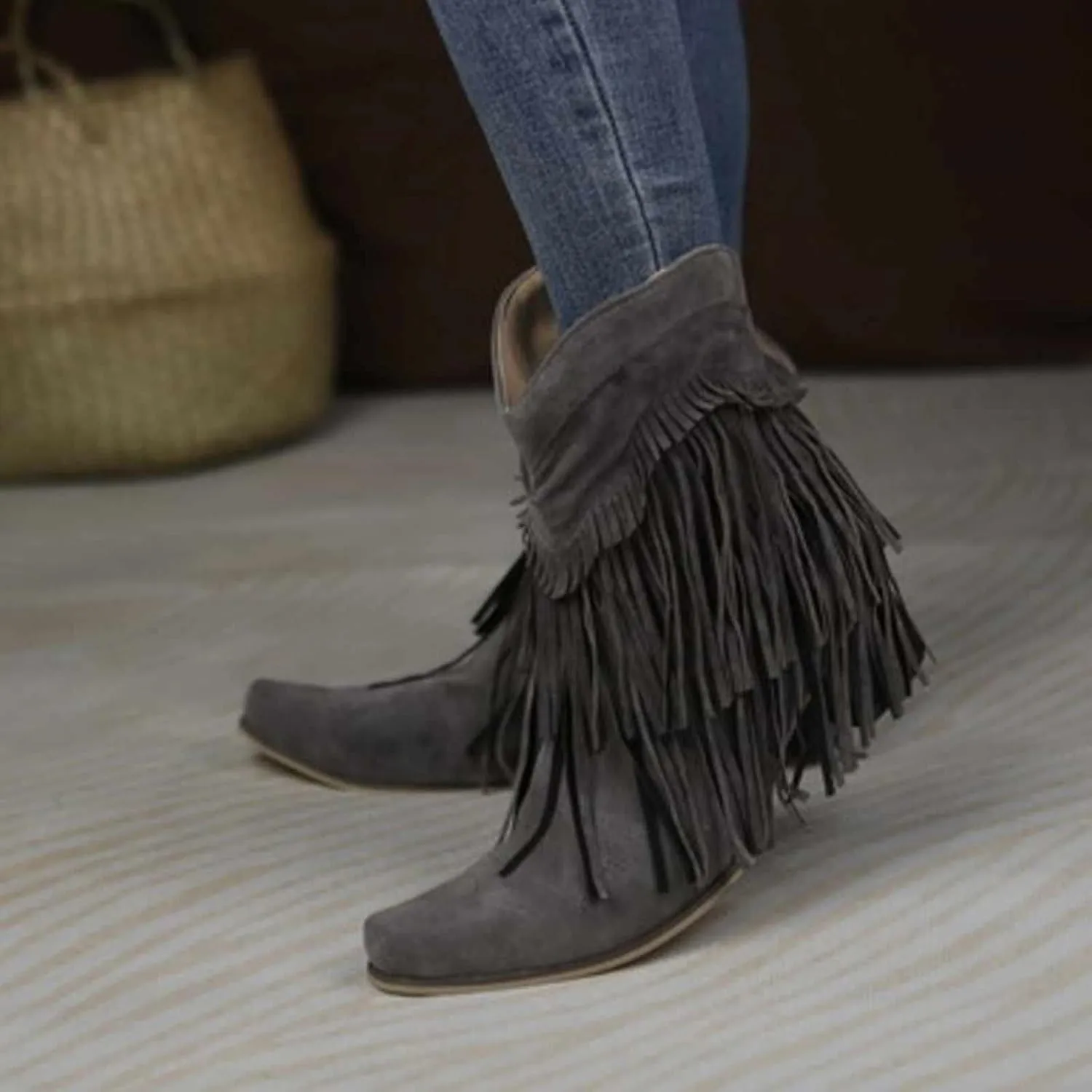 OMEARK Women's Fringed Cowboy Boots, Fashion Flat Suede Mid-Calf Ankle Boots, Winter Fur Lining Slip-On Western Tassel Short Booties Shoes