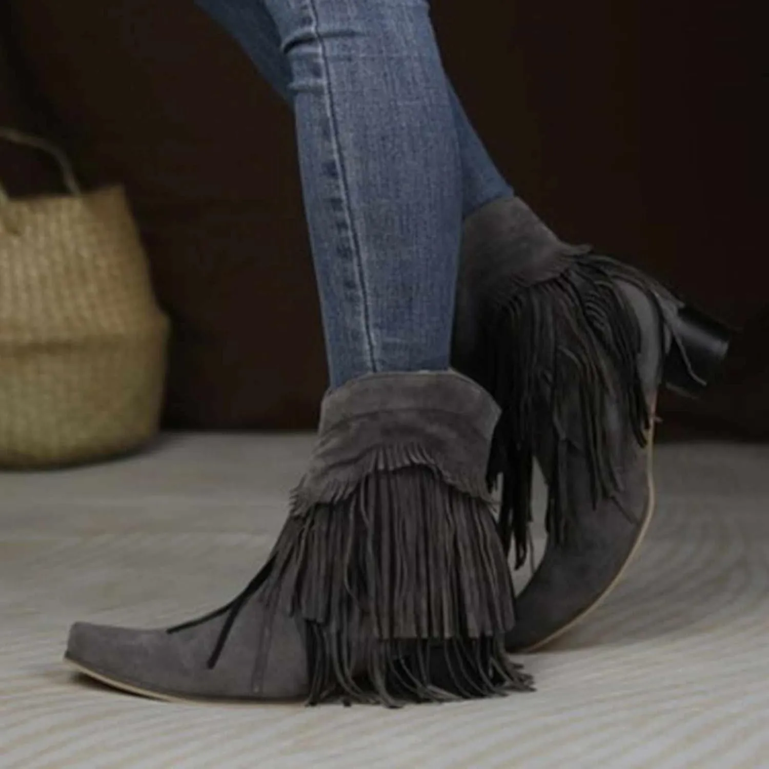 OMEARK Women's Fringed Cowboy Boots, Fashion Flat Suede Mid-Calf Ankle Boots, Winter Fur Lining Slip-On Western Tassel Short Booties Shoes